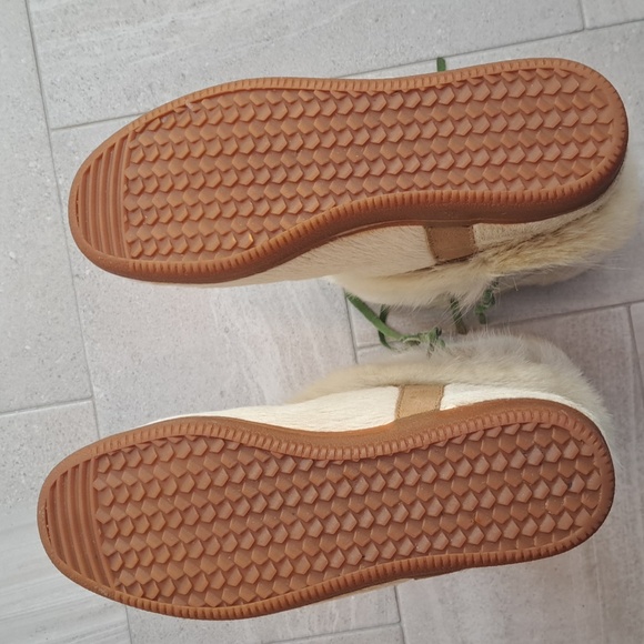 Dalbello Women's Goat Hair Boots in white - Picture 9 of 13